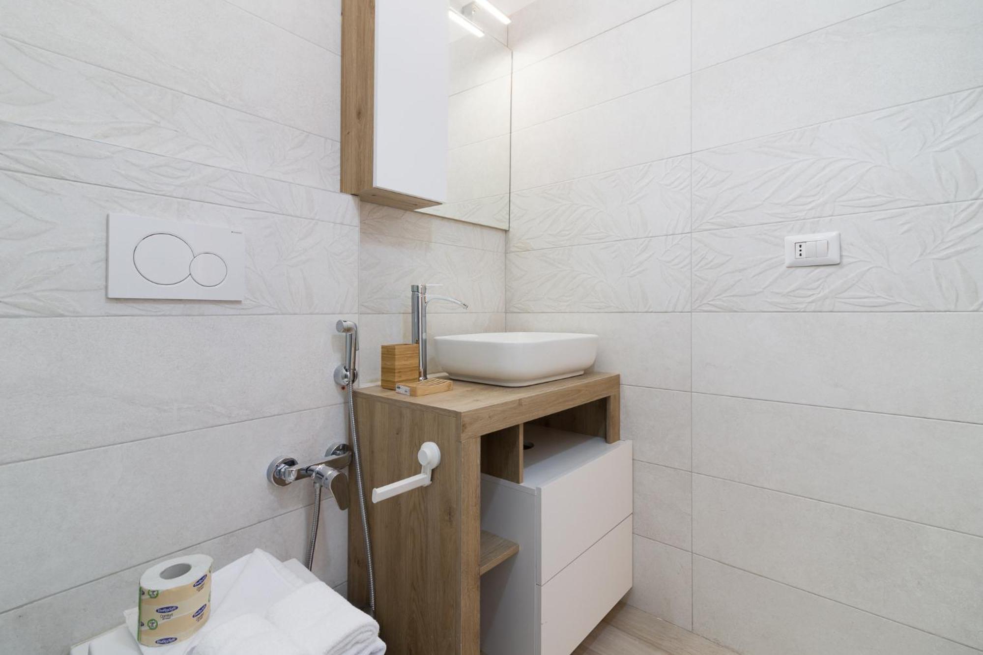 Nel Cuore Dei Navigli - Home Suite Милано Екстериор снимка